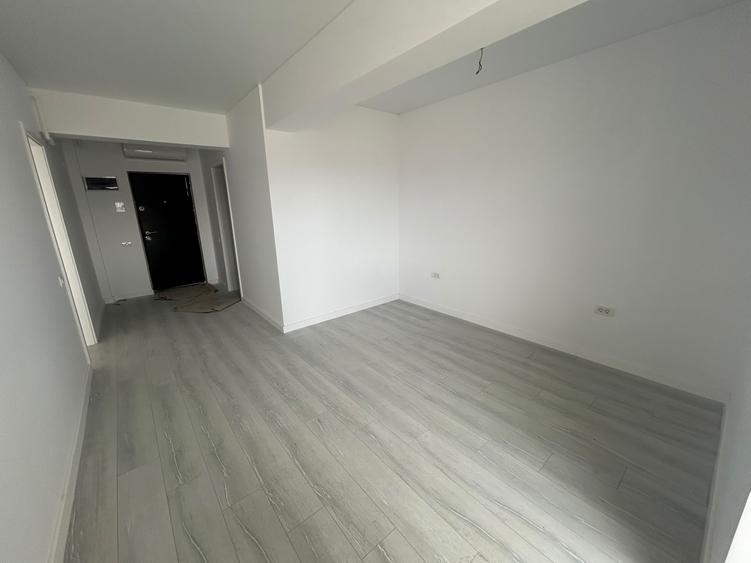 Garsoniera decomandata, bloc nou, metrou Bercecni