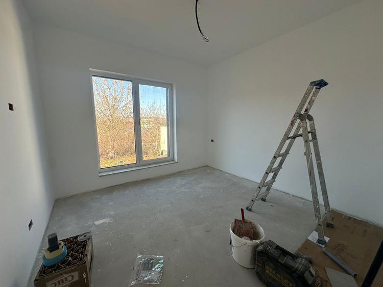 Casa Individuala FINISATA LA CHEIE| 4 camere, 120 mp| zona Valea Popii