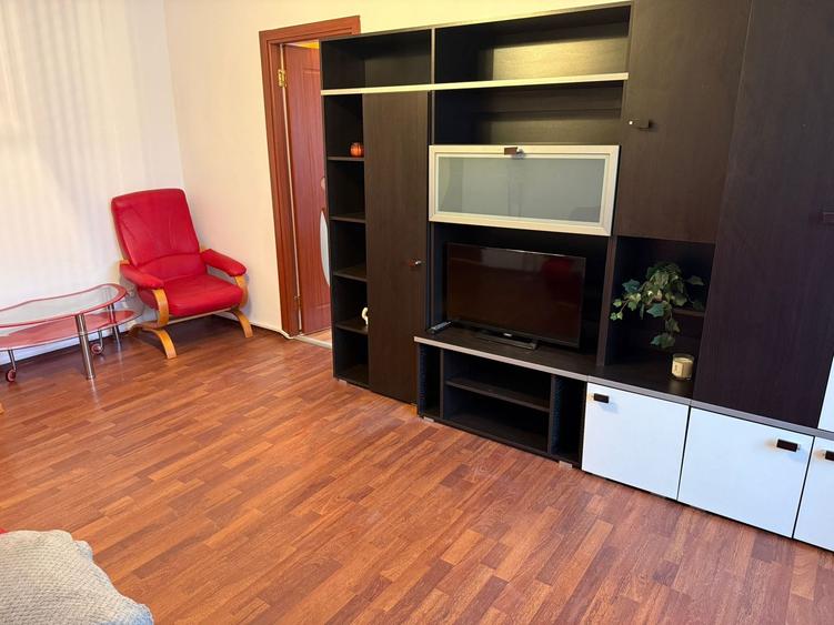 2 camere, zona Autogara Beta, 47 mp.