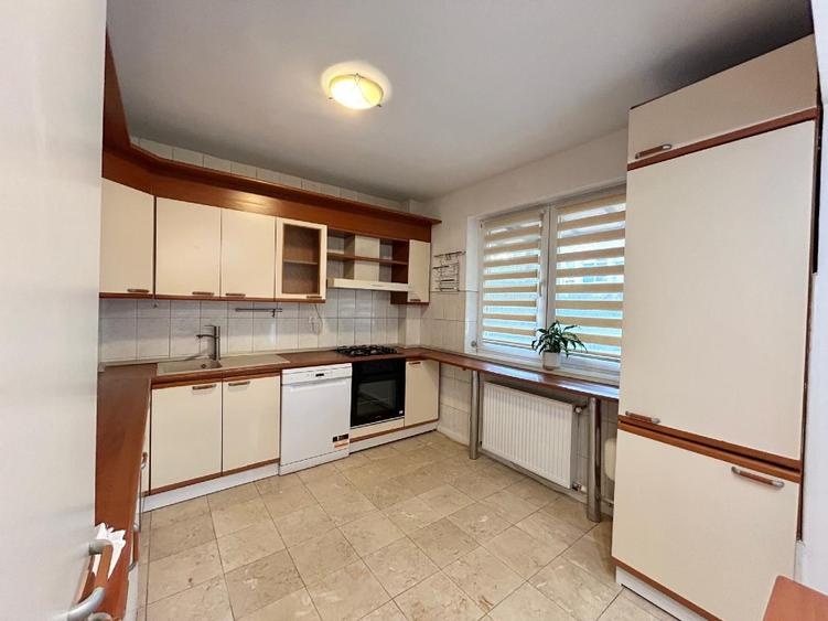 VILA  DE INCHIRIAT P+1  , 5 CAMERE   COMPLEX GAMA JOLLIE VILLE  IANCU NICOLAE .