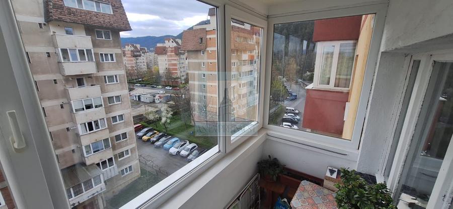 Apartament 2 camere+boxa - zona Racadau/Carpaților