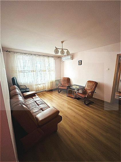 Apartament cu 3 camere si garaj, Botosani