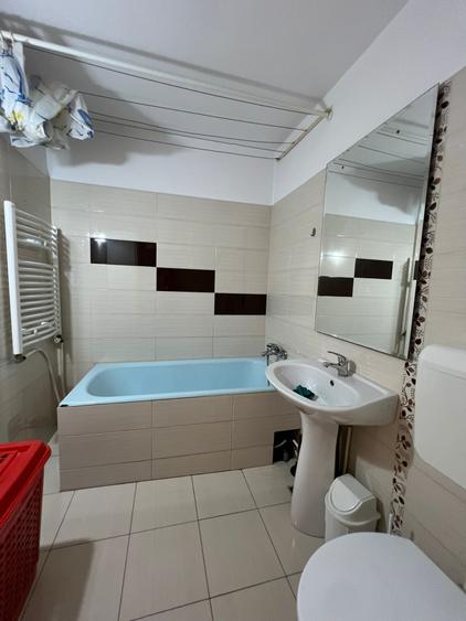 Apartament 3 camere, 67 mp utili, etaj 2/3 – zona Spălătoria Oituz