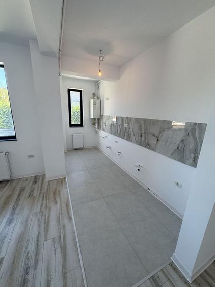 Oportunitate! Apartament 3 camere decomandat - Kamsas - cu parcare privata