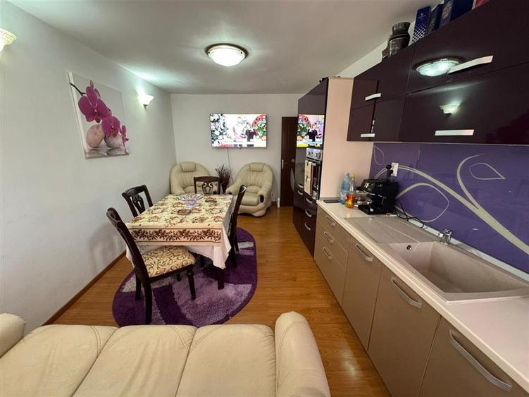 Apartament 3 camere, Piata Sud, etaj 3, renovat si mobilat complet