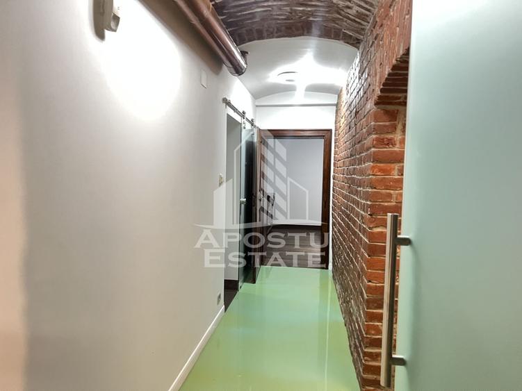 Apartament cu 3 camere demisol+ parter, Ultracentral