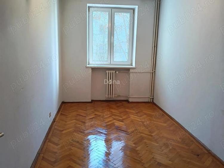 Apartament 3 camere, decomandat, -