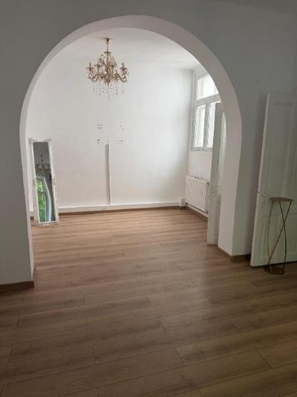 Zona Unirii, apartament parter vila, curat,luminos, linistit,curte