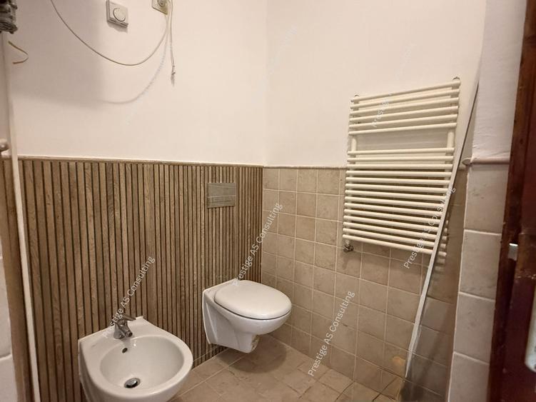 Apartament Patrimonial 150 mp | Balcon cu vedere directa spre Piata Victoriei