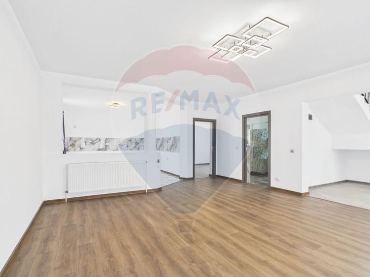 Casă / Vilă cu 5 camere de vânzare