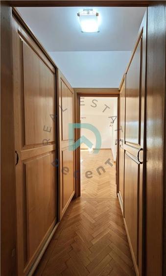 Închiriez 3 camere, Centrul Istoric, Brașov