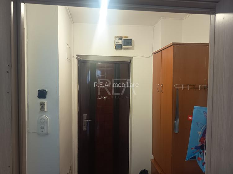 Garsonieră 32 mp | Piața Veteranilor | 3 min Metrou | Etaj 3 |