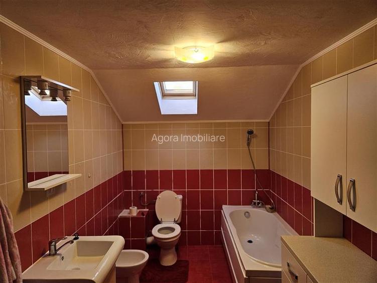 Suceava, casa deosebita in zona linistita. - 13