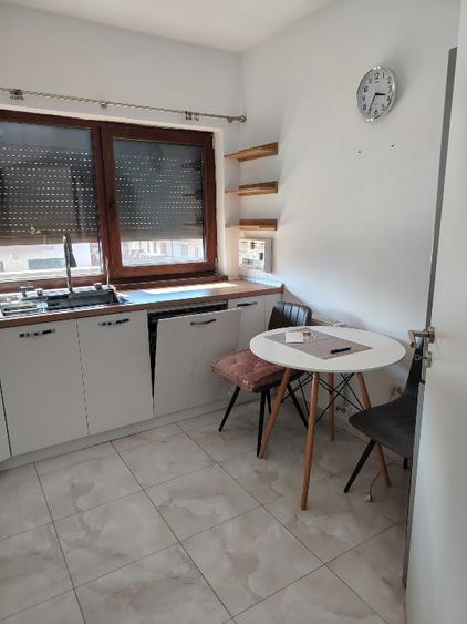 Vând apartament doua camere