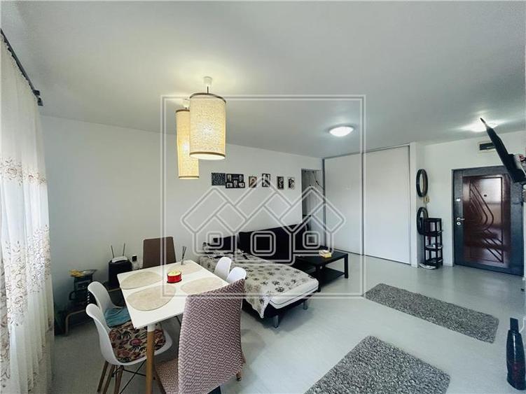 Ap mobilat modern -3 camere si balcon, zona Rahovei