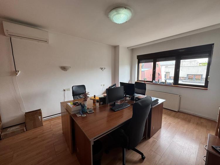 Inchiriere apartament 4 camere Cotroceni Medicina metrou Eroilor imobil 1970