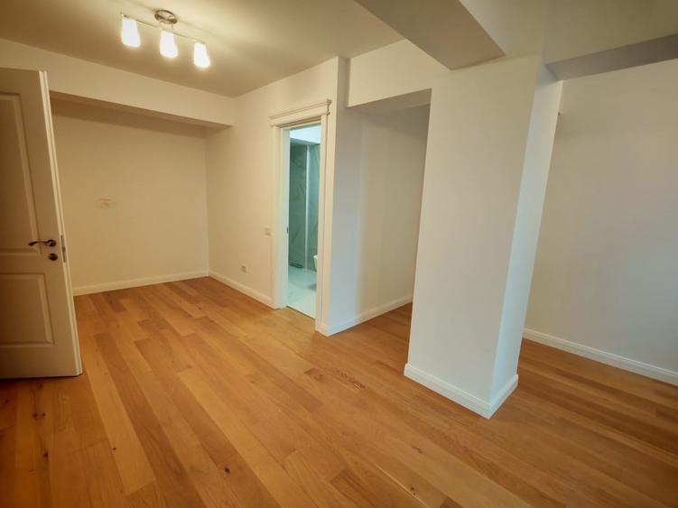 Apartament 3 camere bloc nou