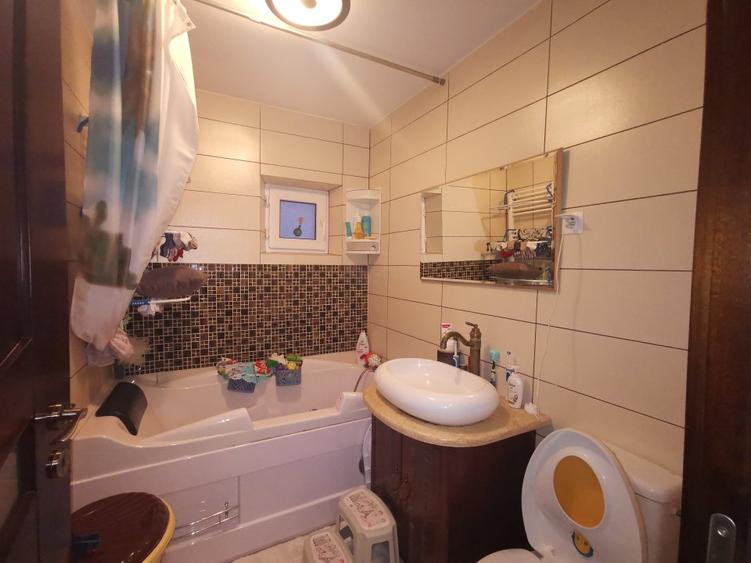 Apartament 3 camere str.Gh.Avramescu