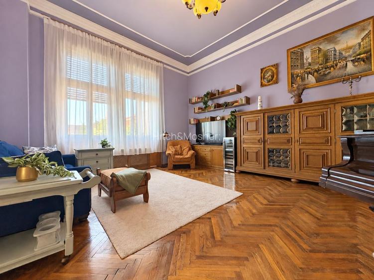 Apartament în Piața Libertății | Clădire istorică, balcon cu vedere spre piață - 17