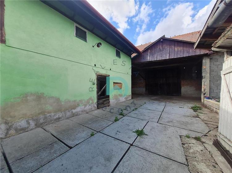 Casa Crizbav, singur in curte, Brasov