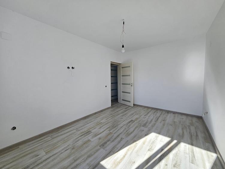 Oferta vanzare parte din duplex P+M Pitesti, 138000 EURO