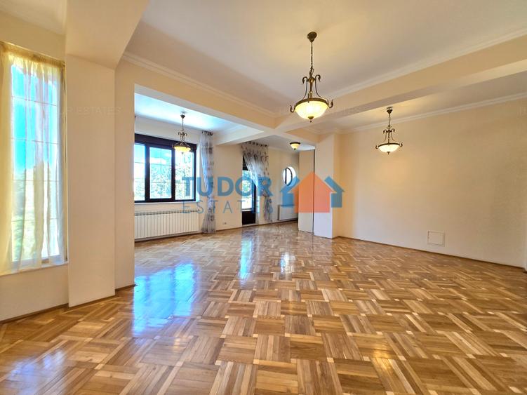 Elegant 10-Bedroom Mansion with Private Pool & Landscaped Garden