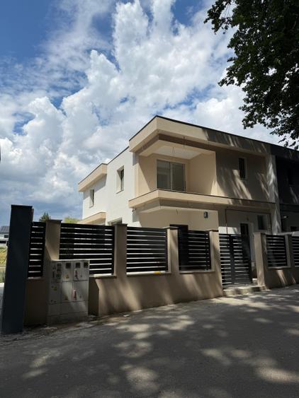 Casă modernă de vânzare – Snagov - Deschidere la lac