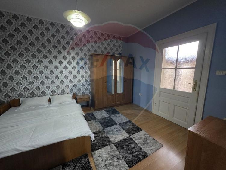 Inchiriere casă cu terasa si curte zona Piata Mica Spitalul Judetean