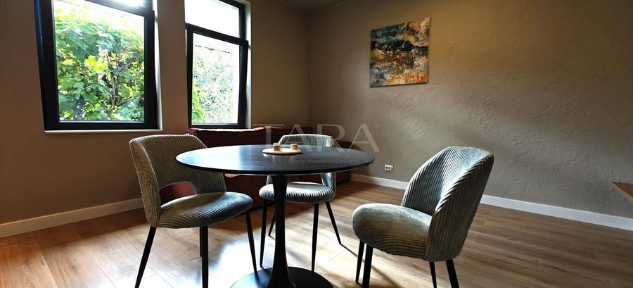 Apartament cu posibilitate de mansardare, parcare și grădină, central.
