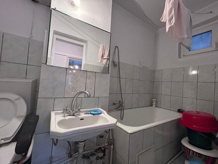 - Apartament 3 camere confort 1 decomandat, Zona Obor.