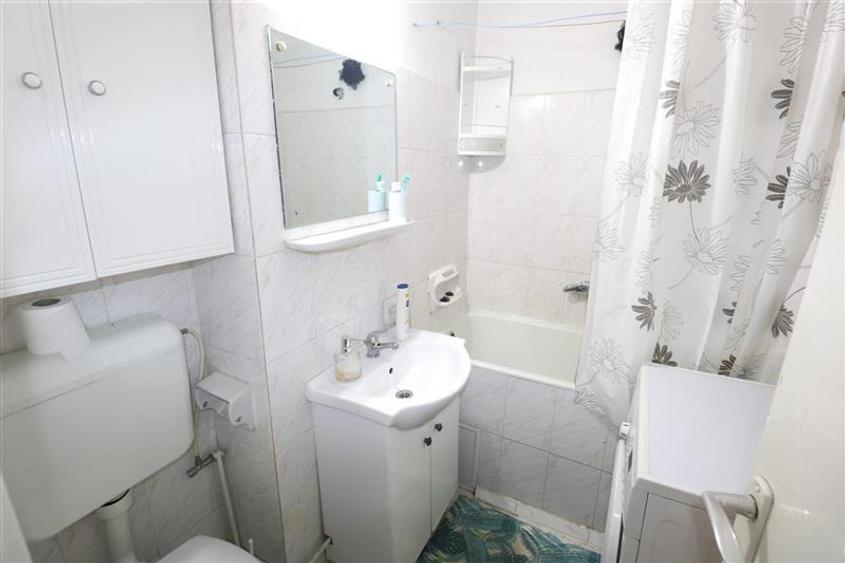 Apartament 1 camera , centrala proprie , zona centrala