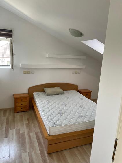 Apartament in mansarda - Damaroaia
