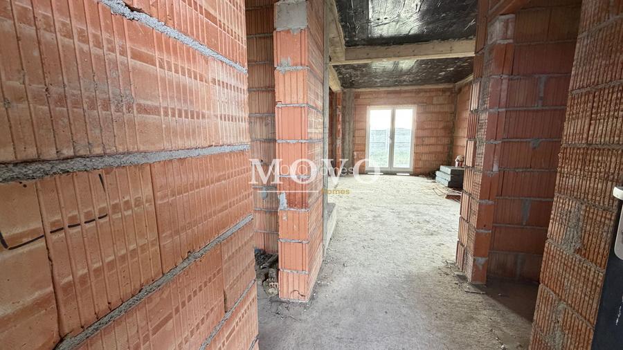 Duplex despartit | 4 camere | Asfalt si toate utilitatile | Zona excelenta