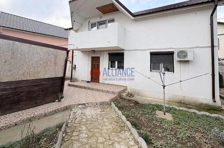 Valu lui Traian – casă cu 5 camere, mansardă și foișor