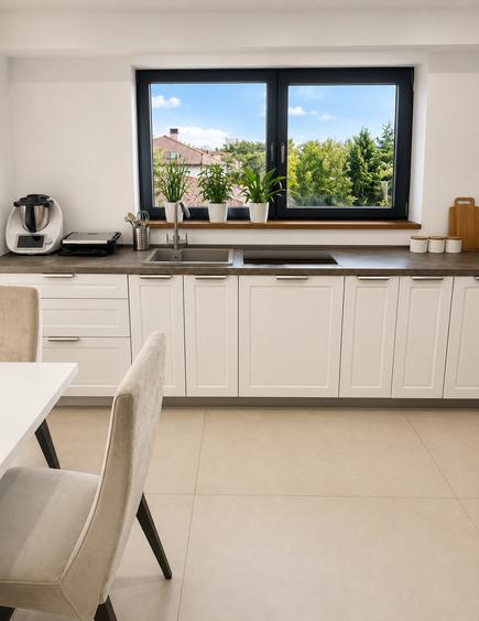 Vand apartament 200 m2