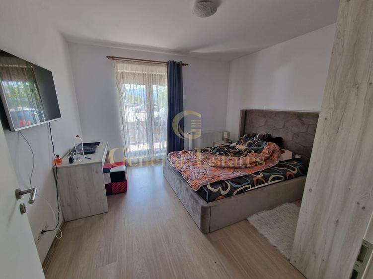 Apartament cu 3 camere de închiriat în Tractorul - 4