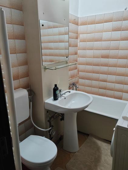 Dristor, garsoniera, 6 min metrou, 1 min supermarket, bloc anvelopat