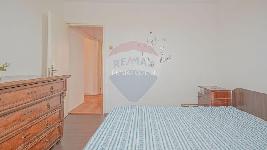 Apartament 2 cam de închiriat Zona Griviței Mobilat și utilat etaj 1 - 11