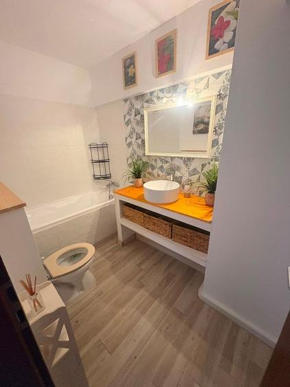 De inchiriat apartament cu 2 camere bloc Privilege, et. 1, 500 E