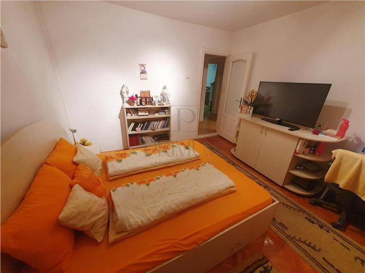 SOARELUI - 3 CAM - 2 BAI - SPATIOS - CENTRALA PROPRIE - ETAJ INTERMEDIAR - ZONA