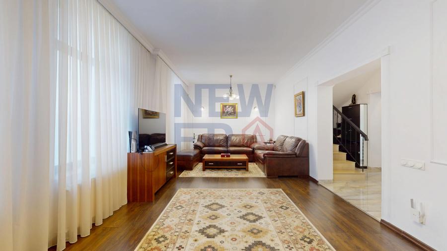 Casa de vanzare in zona Dacia-Eminescu - acces strada privata