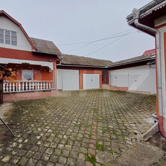 Casa de vanzare ,teren 4000mp, Prundu Bargaului