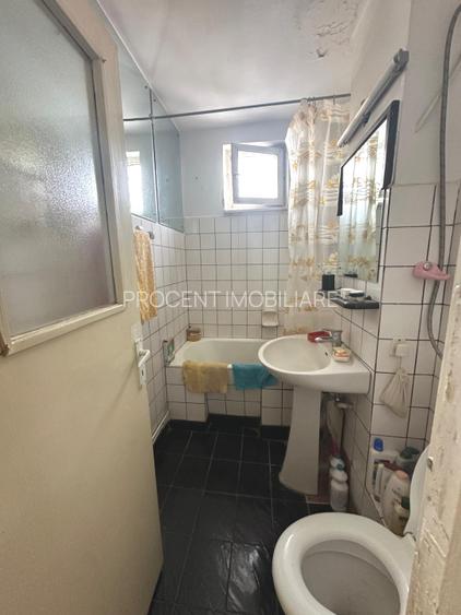 Două camere, situat în zona Vlahuță - 8