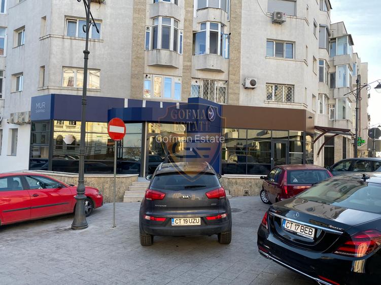 Spatiu Comercial Piata Ovidiu , SU 165mp + Terasa 61mp, centrala gaz, A/C, 2 bai - 25