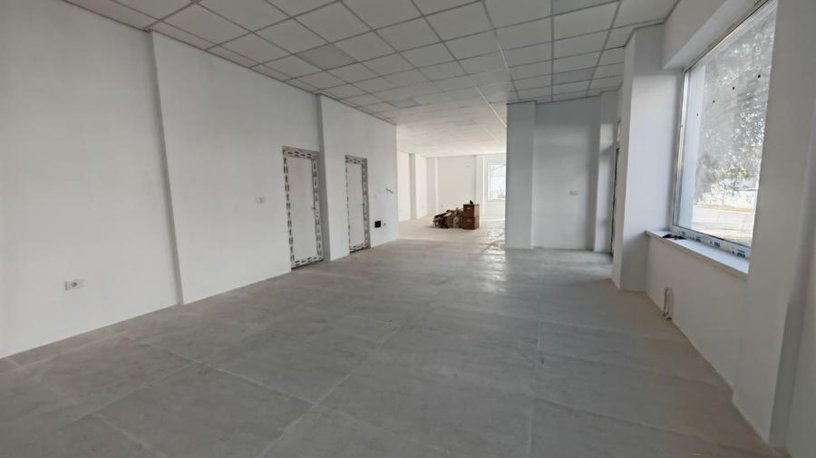 De închiriat – spațiu comercial, Str. Crinului
