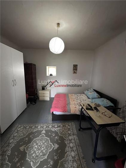Casa indviduala cu 3 camere, living, bucatarie, 2 bai si mansarda in apropiere d - 14