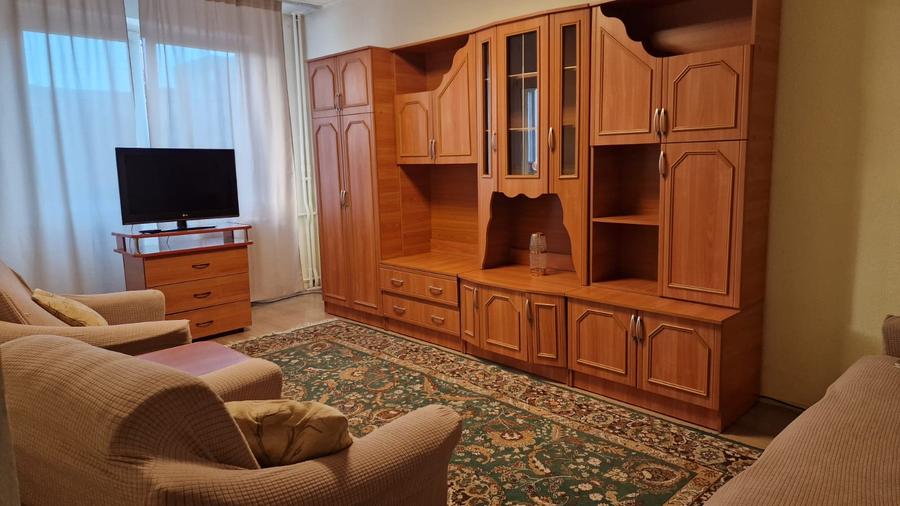 De închiriat 3 cam decomandat zona Mărgeanului mobilat/utilat