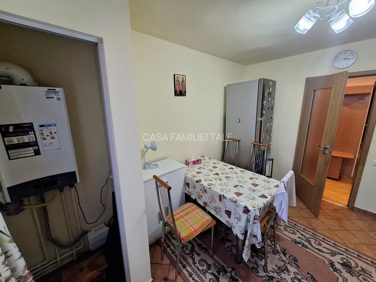 400 euro!!!Ap.cu 3 camere Et 1 cu centrala proprie Zona Bucovina - 6