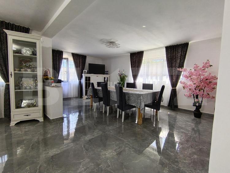 Casa cu 4 camere mobilata și utilata în suprafață de 237,9 mp - 2