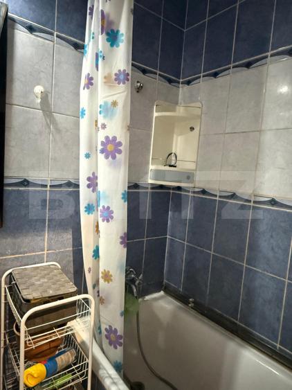 Apartament 2 camere, decomandat, mobilat si utilat, loc parcare